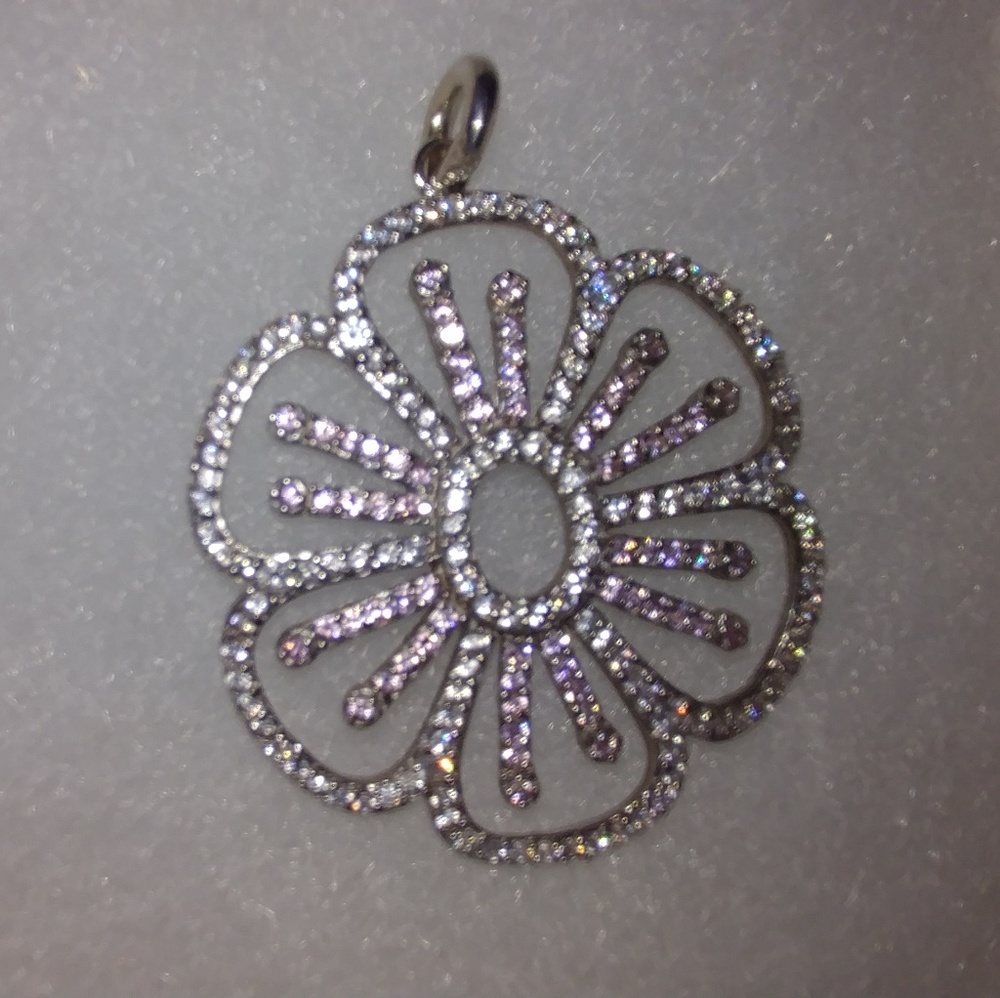 💖Beautiful Sterling silver flower pendant *New*
